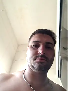 augusto3040 online show from December 17, 8:43 pm