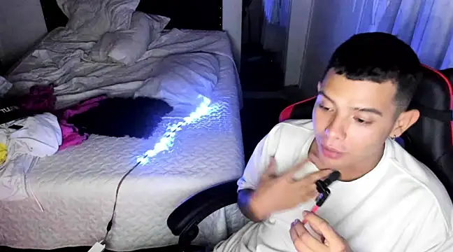 PipeRodriguez  online show from February 19, 3:50 am