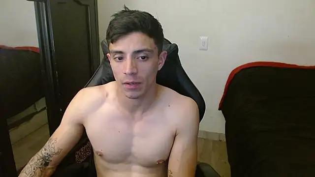 Snapshot of kv___xxx_ chatting on September 24, 4:23 am kv   xxx  online show from September 24, 4:23 am