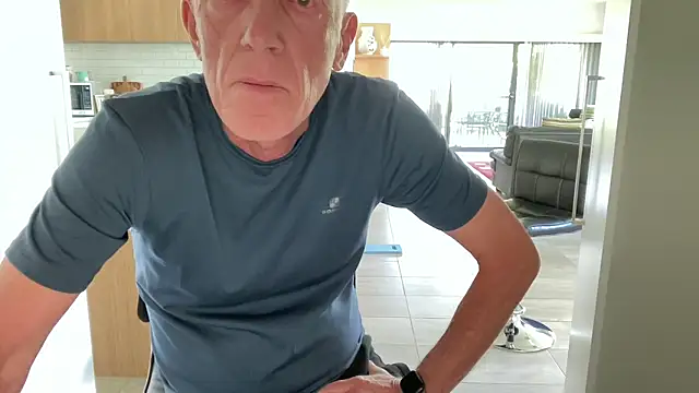 angie-puttana online show from December 16, 10:28 pm