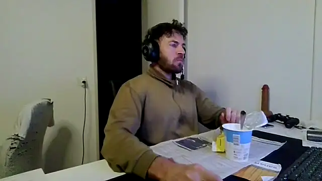 alpha-hunk online show from March 15, 6:36 pm