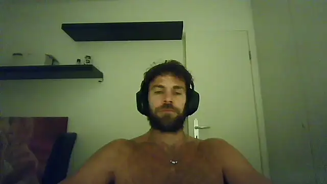 Snapshot of alpha-hunk chatting on October 21, 6:33 pm alpha-hunk online show from October 21, 6:33 pm