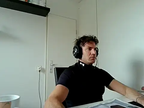 alpha-hunk online show from March 29, 3:34 pm