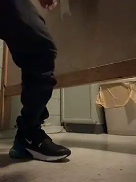 B-becitohot online show from December 5, 6:34 pm