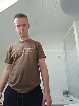 Hectorthyssen1 online show from May 24, 1:39 pm