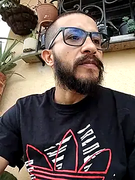 Snapshot of hairyserious chatting on March 6, 9:53 pm hairyserious online show from March 6, 9:53 pm