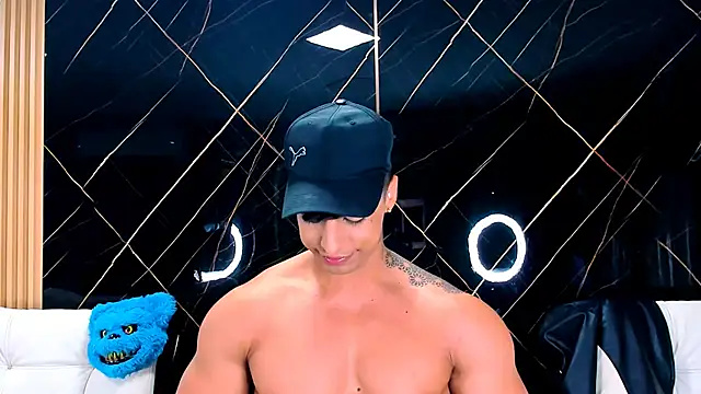 Owen Muzcle online show from October 30, 6:15 am