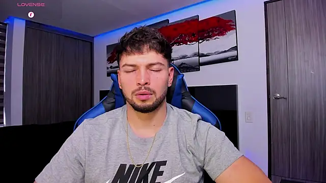 nick klaus online show from April 7, 10:10 pm