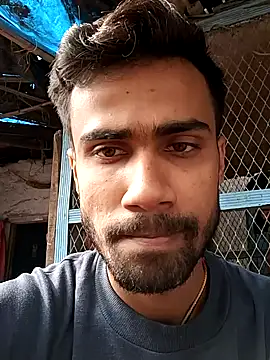 Snapshot of Skinny_Bigass_23 chatting on December 8, 6:01 am Skinny Bigass 23 online show from December 8, 6:01 am