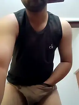 Snapshot of smartboy010101 chatting on March 5, 3:52 am smartboy010101 online show from March 5, 3:52 am