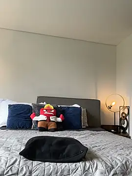 DimitriSullivan  online show from February 10, 1:27 pm