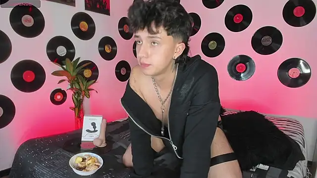 juandaaap online show from February 8, 2:06 am