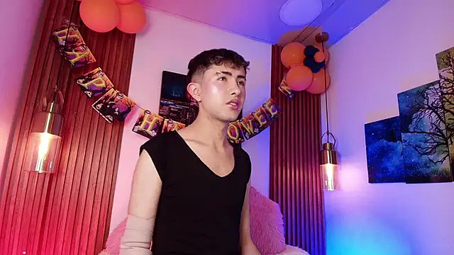 Noah Xitruxx online show from October 25, 2:46 am