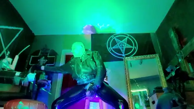 BULGEDEMON online show from April 3, 9:44 pm