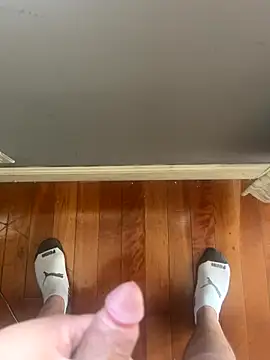 Snapshot of elver369 chatting on November 1, 2:43 pm elver369 online show from November 1, 2:43 pm