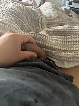 Snapshot of elver369 chatting on January 12, 2:30 pm elver369 online show from January 12, 2:30 pm