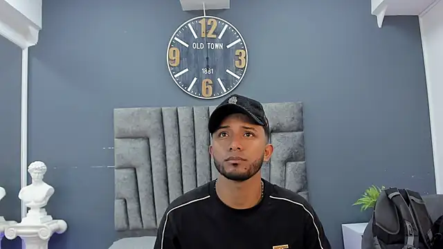 Robin Rief online show from April 11, 7:28 pm