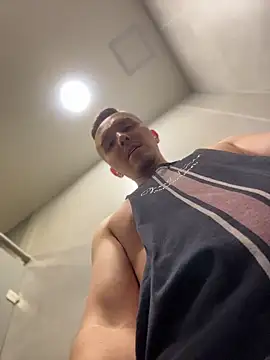 adam-rivera online show from April 10, 10:06 pm