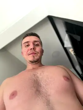 adam-rivera online show from November 1, 6:01 pm