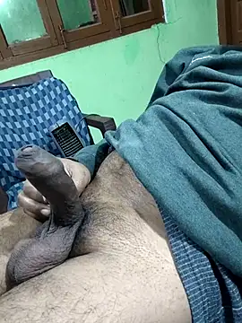 KUKU69XX online show from December 19, 6:27 pm