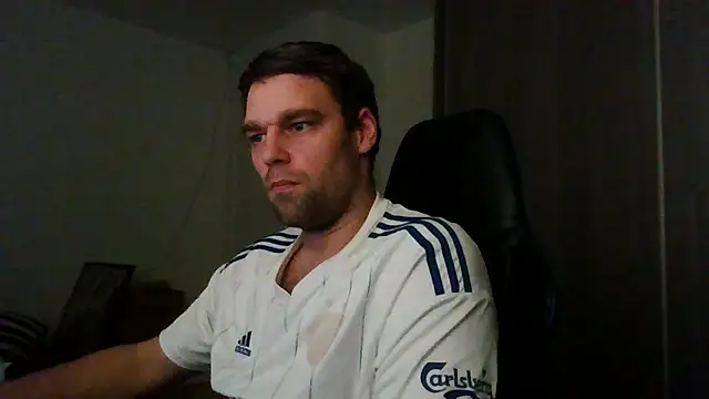 Snapshot of The_big_viking_ chatting on January 8, 7:03 pm The big viking online show from January 8, 7:03 pm