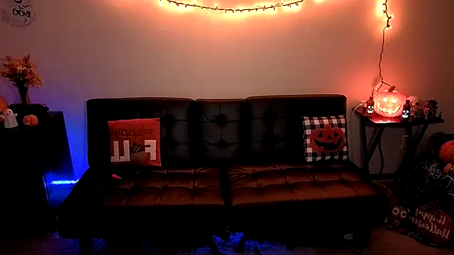 Snapshot of cmichaelxxx chatting on October 18, 1:54 am cmichaelxxx online show from October 18, 1:54 am
