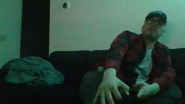 Snapshot of cmichaelxxx chatting on December 21, 10:39 am cmichaelxxx online show from December 21, 10:39 am