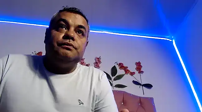 TU BEBE18 online show from December 13, 4:38 pm