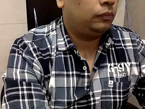 simpleguy1011 online show from October 18, 2:22 pm