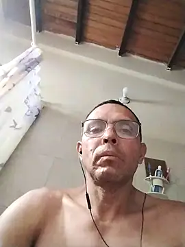 Snapshot of Alex011277 chatting on October 4, 9:08 pm Alex011277 online show from October 4, 9:08 pm