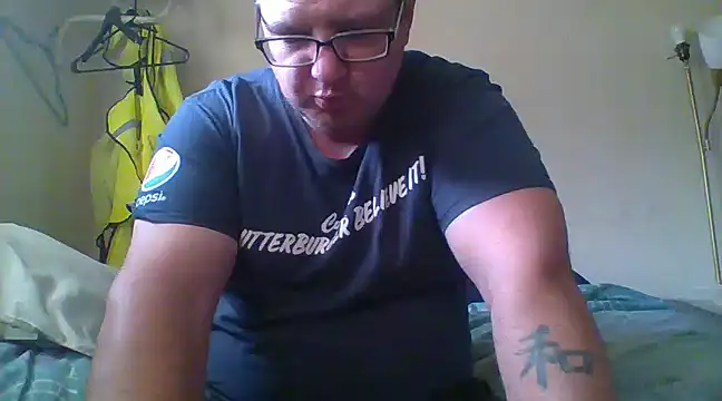 Snapshot of funsexgames chatting on January 3, 11:23 pm funsexgames online show from January 3, 11:23 pm