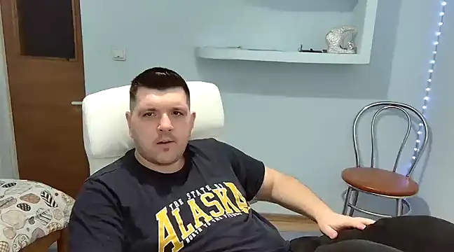 Snapshot of JasonJacks chatting on February 1, 7:47 am JasonJacks online show from February 1, 7:47 am