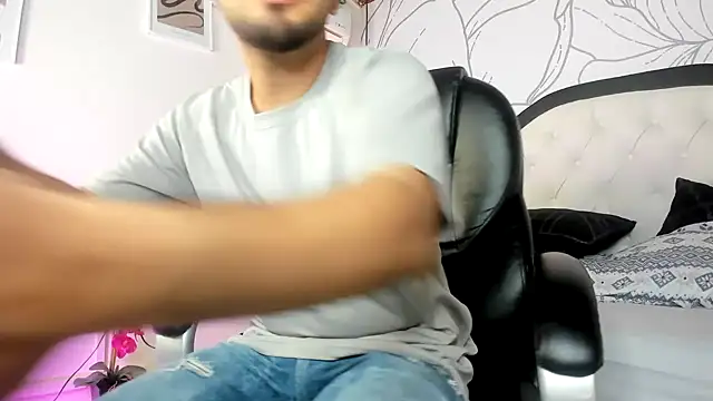 Samir bear online show from February 25, 12:50 pm