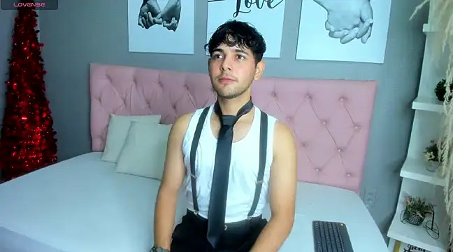 Samir bear online show from December 24, 1:06 pm