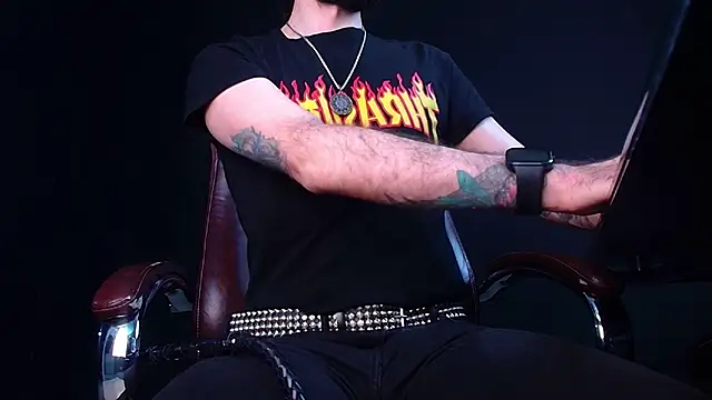 AxelColton online show from December 5, 6:31 am