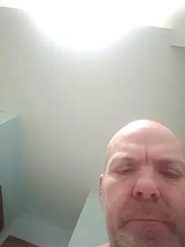 hoodratoui online show from December 5, 10:11 am