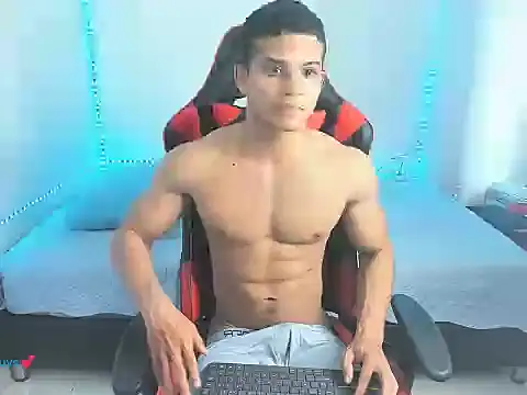 oliver thompsson7 online show from April 6, 7:14 pm