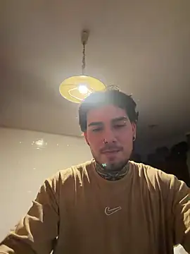 gato444  online show from April 18, 6:42 pm