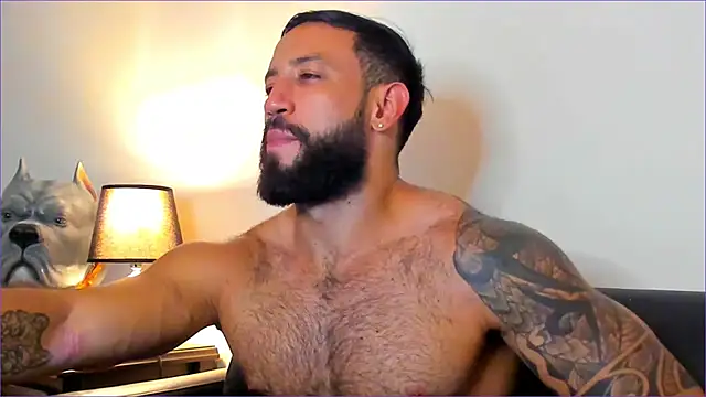 Snapshot of BradLeon_ chatting on October 7, 10:36 pm BradLeon  online show from October 7, 10:36 pm