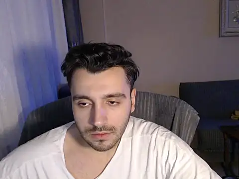 handsomeee04 online show from November 15, 10:45 pm