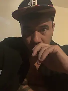 Hawaiianeyes online show from July 3, 8:02 pm
