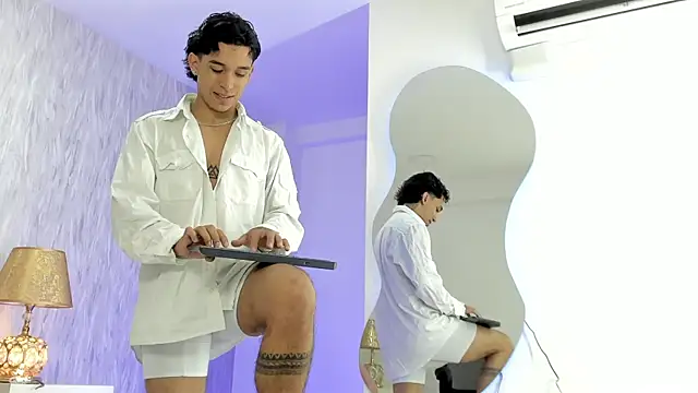 jason hanks8 online show from January 3, 10:09 am