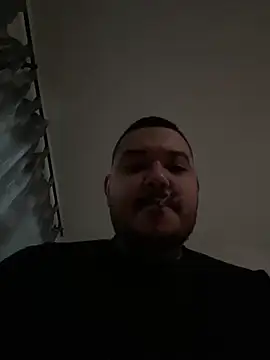 Snapshot of El_Titan1998 chatting on March 14, 1:35 pm El Titan1998 online show from March 14, 1:35 pm