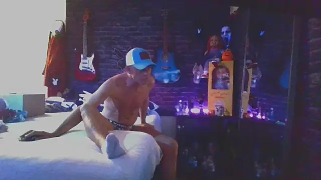 justwannalookgoodforya online show from September 16, 9:37 pm