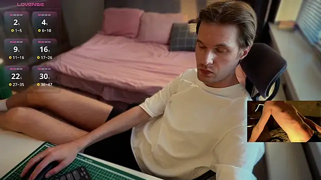 Leonnextdoor online show from June 6, 1:50 pm