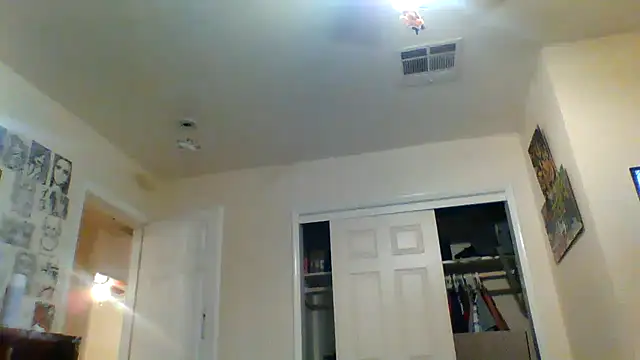 Snapshot of k1oudE chatting on December 30, 1:58 am k1oudE online show from December 30, 1:58 am