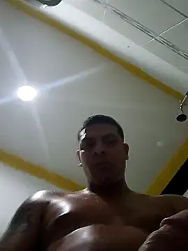 luchitorey95 online show from February 14, 6:12 am