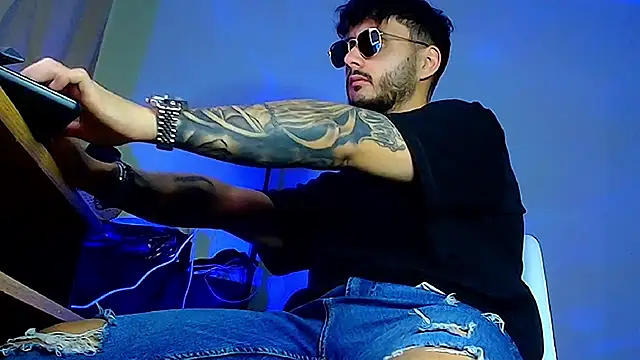 XanderCage99 online show from February 22, 9:38 pm