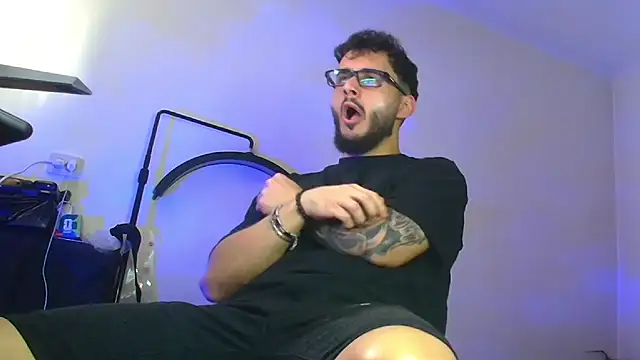XanderCage99 online show from June 3, 3:39 pm