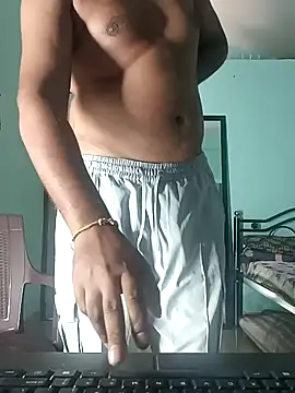 Snapshot of Desi_Heat chatting on January 5, 3:22 am Desi Heat online show from January 5, 3:22 am